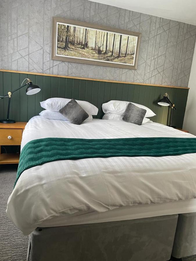 Black Bull Hotel Ленчестър Екстериор снимка