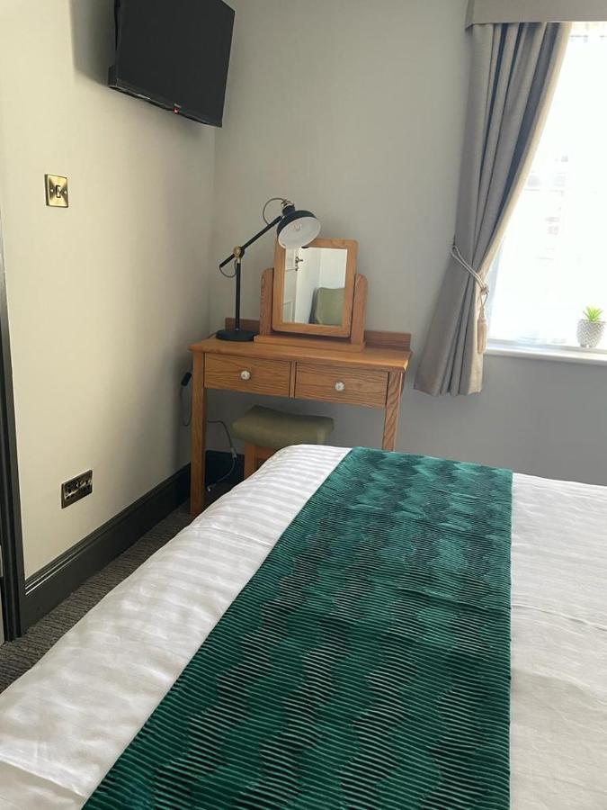 Black Bull Hotel Ленчестър Екстериор снимка